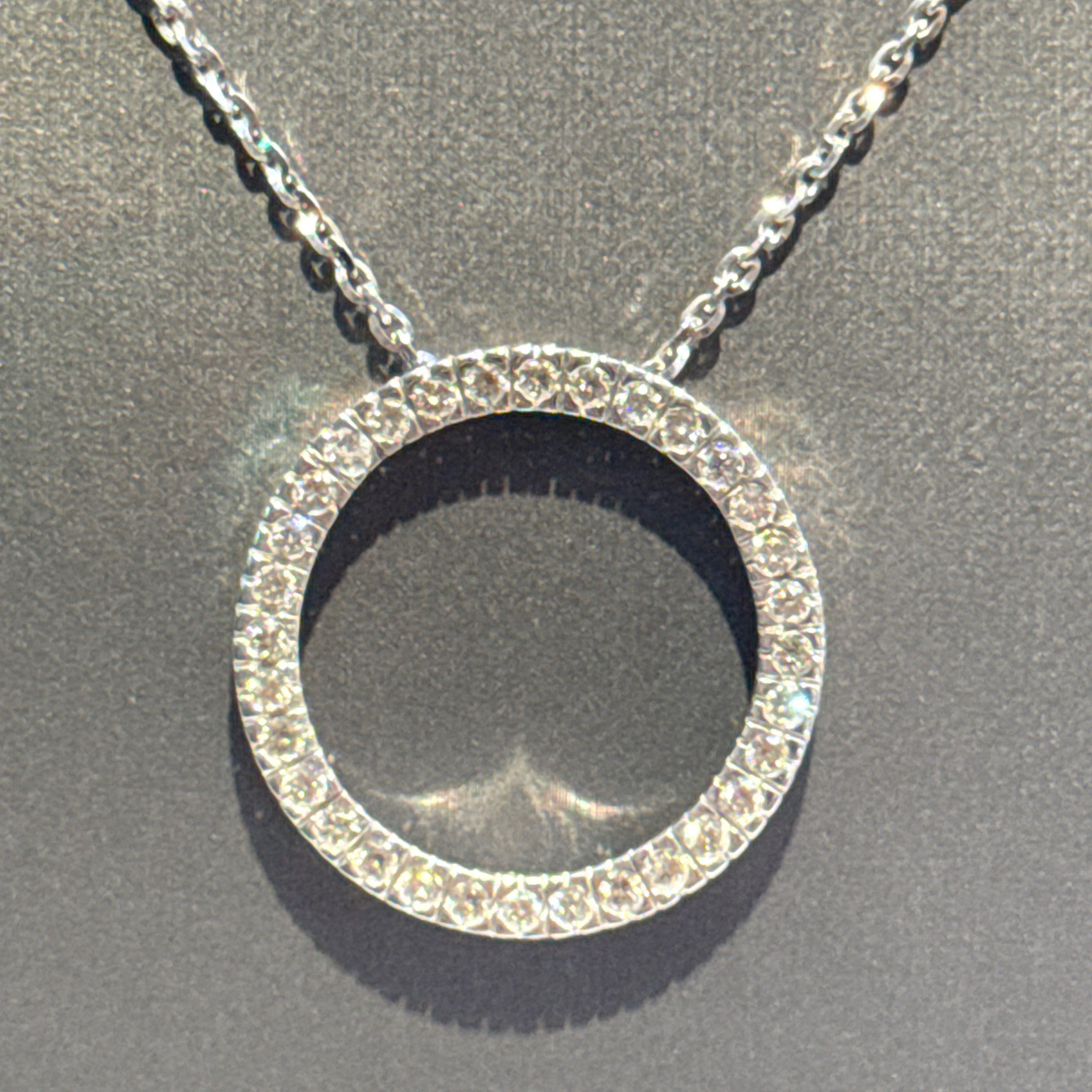 10k Gold - 2ct Diamond Circle Necklace - Image 2